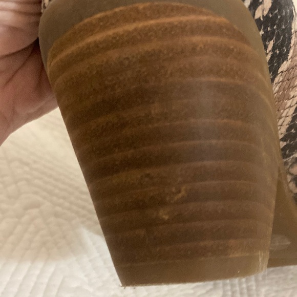 Lucky Brand Reptile Print Booties- Only worn once- Sz 9.5- Perfect Condition! - Picture 7 of 7